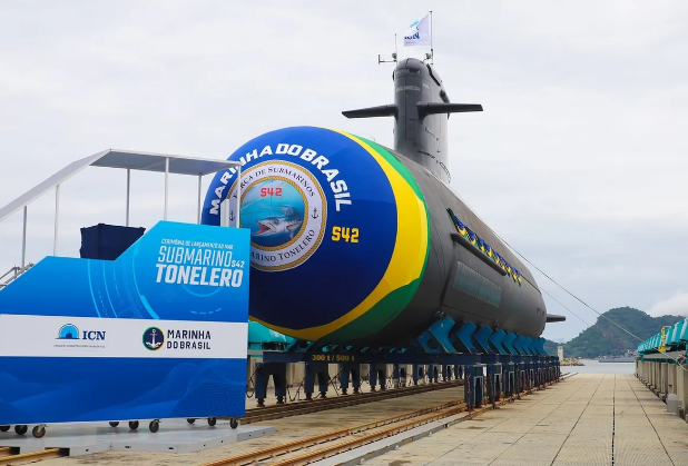 Marinha lança novo submarino brasileiro e avança no Prosub