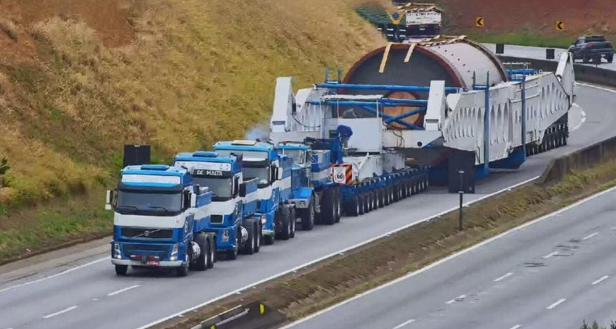 Supercarreta com carga de 850 toneladas será escoltada pela PMMG na BR-354 neste sábado (8)