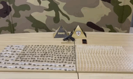 PM apreende bomba, armas e drogas com suspeito do Comando Vermelho, em MG