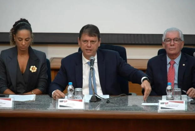 Estado cumpre 190 mandados contra Refit; governo aponta fraude de R$ 350 milhões por mês