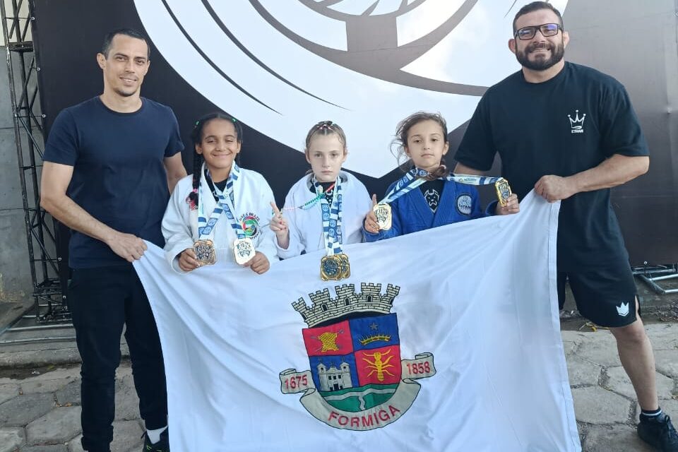 Três alunas do Tatame do Bem são campeãs latino-americanas de jiu-jitsu