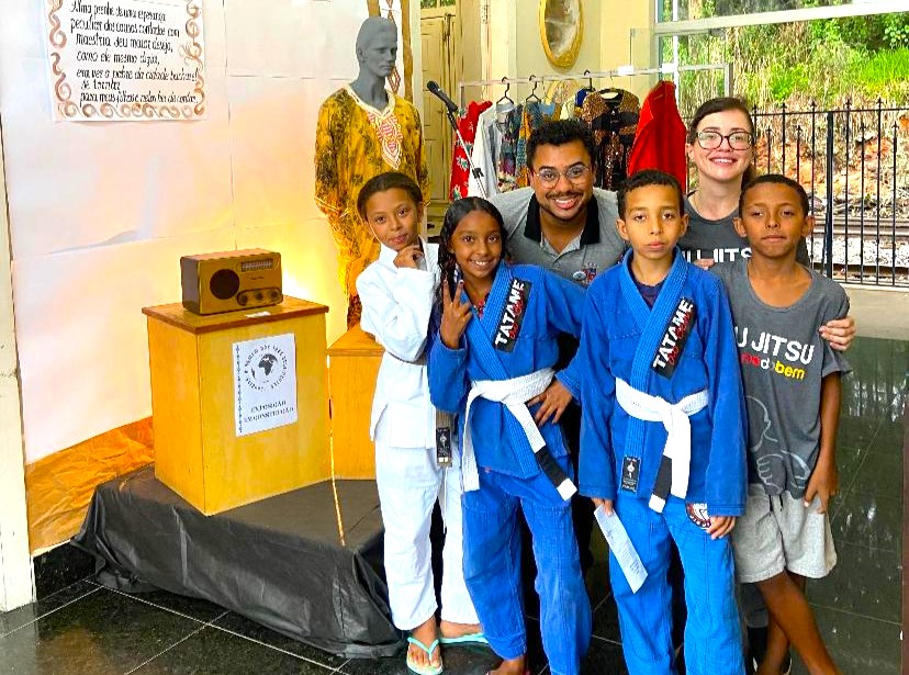 Atividade do SCFV do Instituto Tatame do Bem promove vivência sobre Consciência Negra