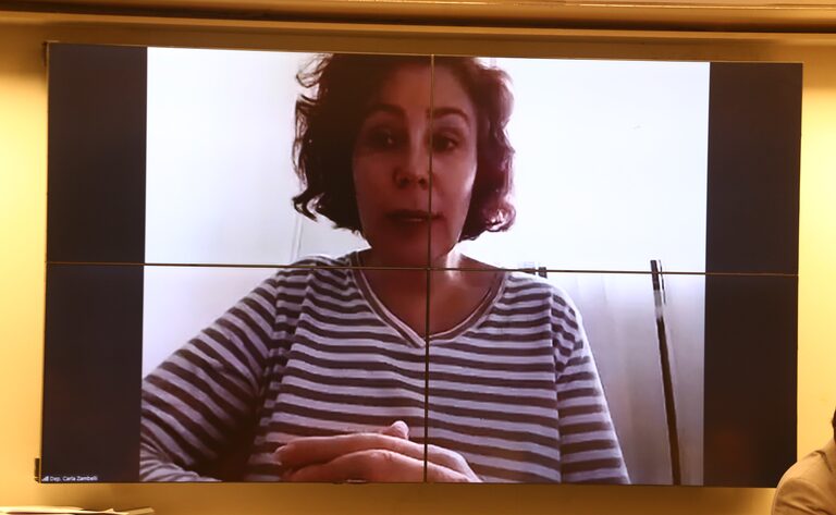 Cassação de Carla Zambelli deve ser analisada nesta terça pela CCJ