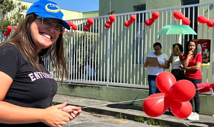 Alunos de Enfermagem do UNIFOR-MG realizam ação no Dia Mundial de Luta contra a Aids